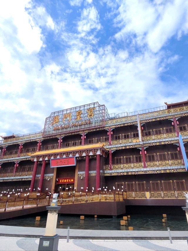 這裡不只有室內跳傘，還有高空滑索！