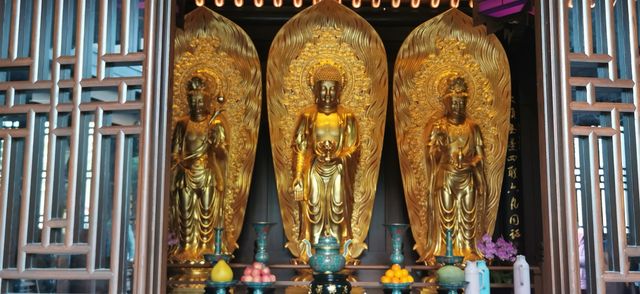 Merit at Jade Buddha Temple, Shanghai