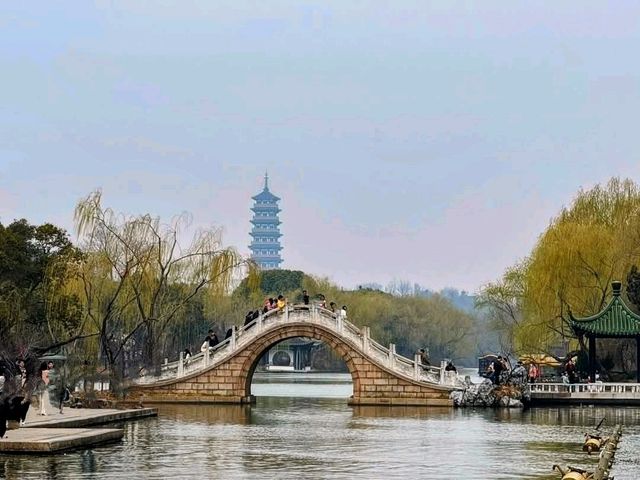 煙花三月下揚州，江南必遊瘦西湖 Slender West Lake