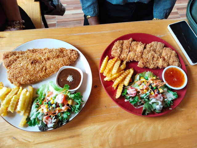 วรรณทอง Café ☕🥓
