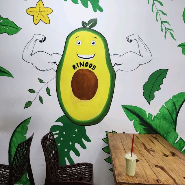 【コチ/インド】アボカドが山積み！スムージー屋🥑
