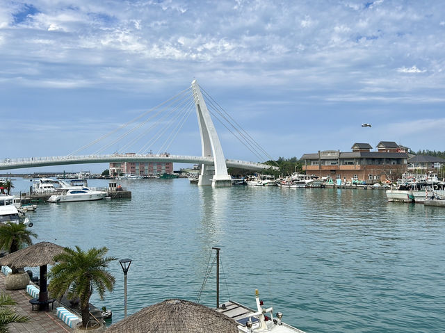 📚☕ A Lazy Genius’s Guide to Tamsui Fisherman Wharf: Books, Brews & Sea Views