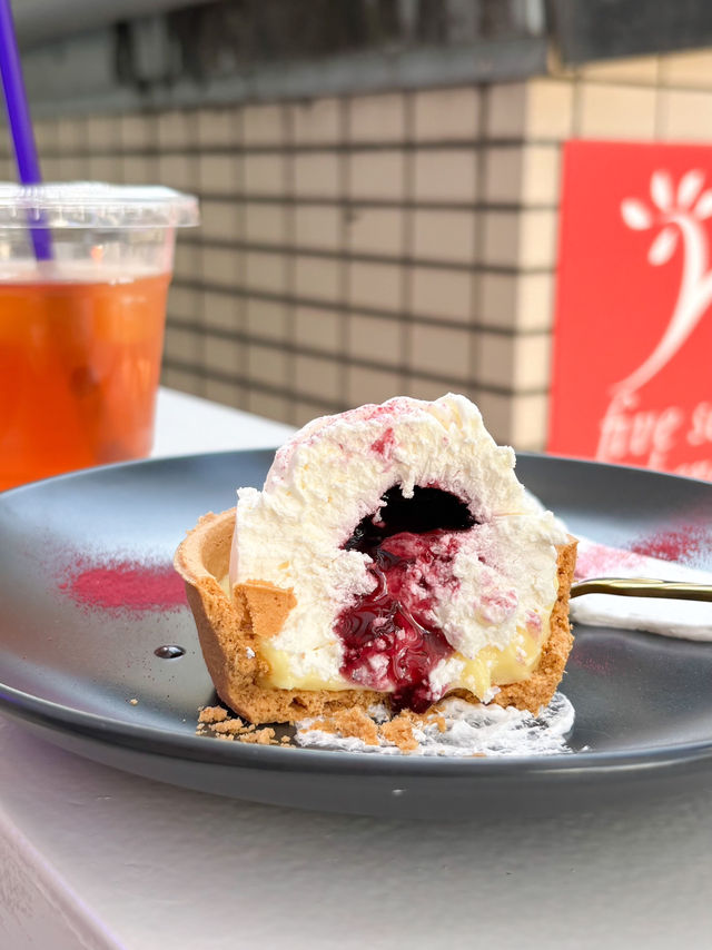 【福岡カフェ】薔薇の美しいケーキが堪能できる
