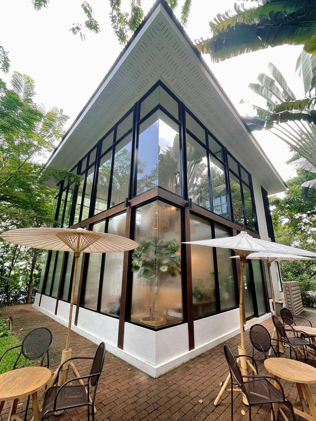 曼谷有氧森林系咖啡館 MiVana——玻璃屋裡的一整天