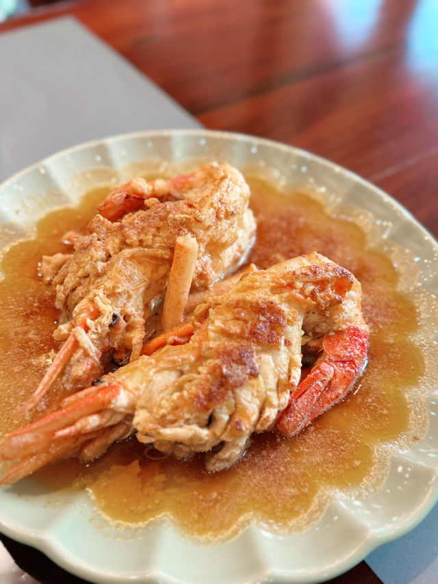 กุ้งแม่น้ำทอดเกลืออร่อยมากและราคาไม่แพงด้วย
