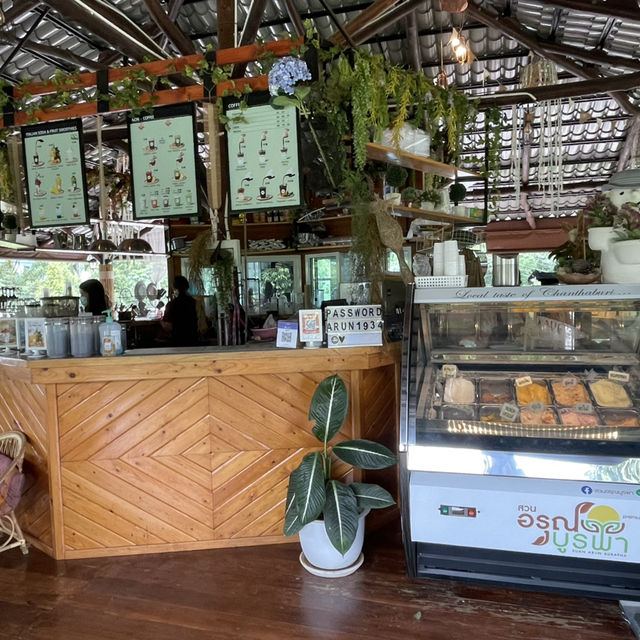 สวนอรุณบูรพา จันทบุรี เที่ยวชิมคาเฟ่ & สวนผลไม้ 