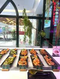 最新！ベトナム🇻🇳ニャチャンで気軽に食べれるシーフードビッフェ