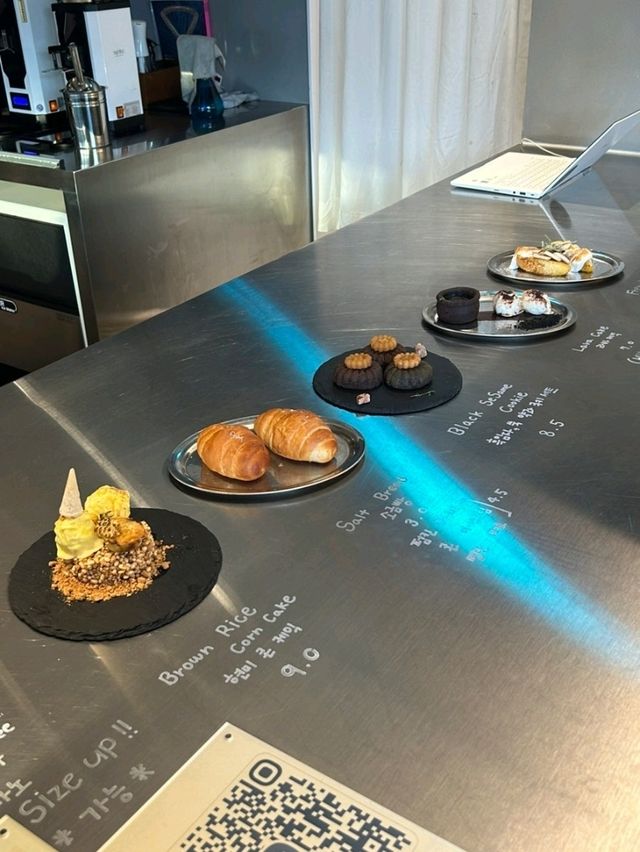[🇰🇷 ソウル] ハイライン — 特別なデザートとドリンクが楽しめる成寿洞のヒップなカフェ