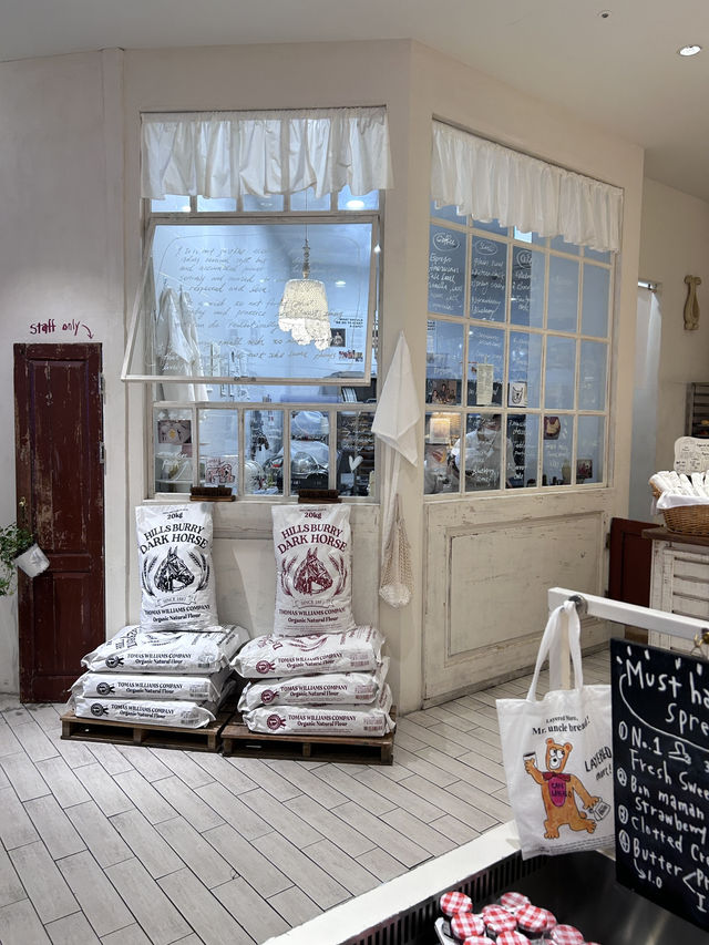 🇰🇷韓國釜山｜釜山唯一倫敦貝果姊妹店的人氣司康 Cafe Layered 