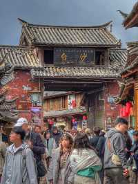 Time Slows Down: A Peaceful Spring Walk in Baisha Old Town