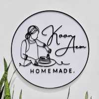 Koonaem Homemade : คาเฟ่เล็กๆ สไตล์มินิมอล