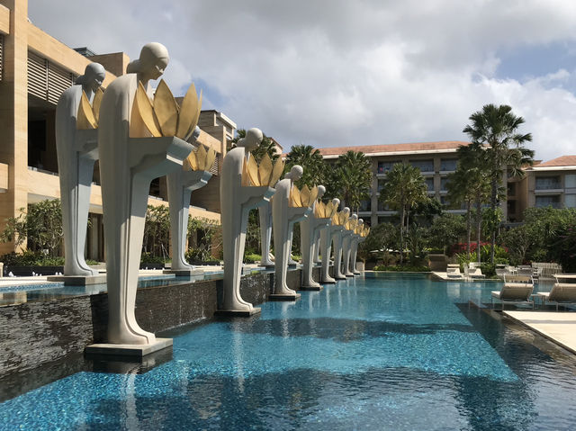 A try of Indonesian luxury hotel in Bali