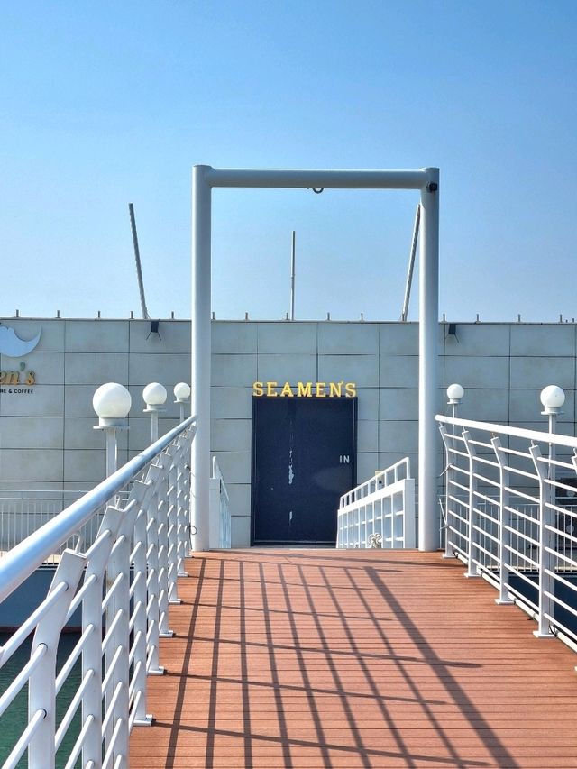 아름다운 윤슬과 함께하는 사천 바다 카페🌊