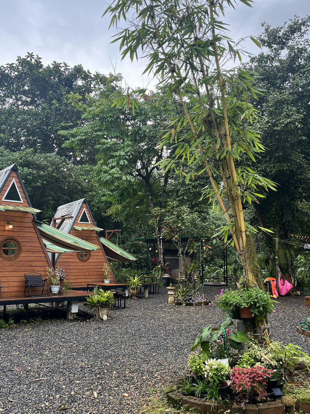 ไปนอนฟังเสียงฝนที่ผิงใจกัน ☔️