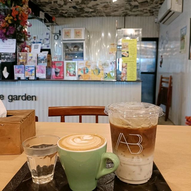 AB about coffee and garden at Lopburi 
