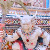 Bangkok’s Craziest Temple? You HAVE to See Wat Pariwat’s Wild Statues! 🏯✨