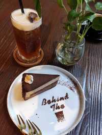 Behind The Door Cafe 