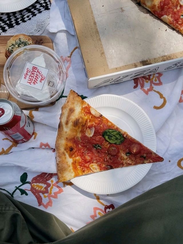 PIZZA SLICE Cat st Harajuku