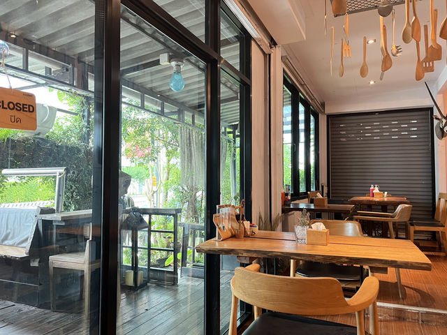 ร้าน Coffee and Me พัทลุง