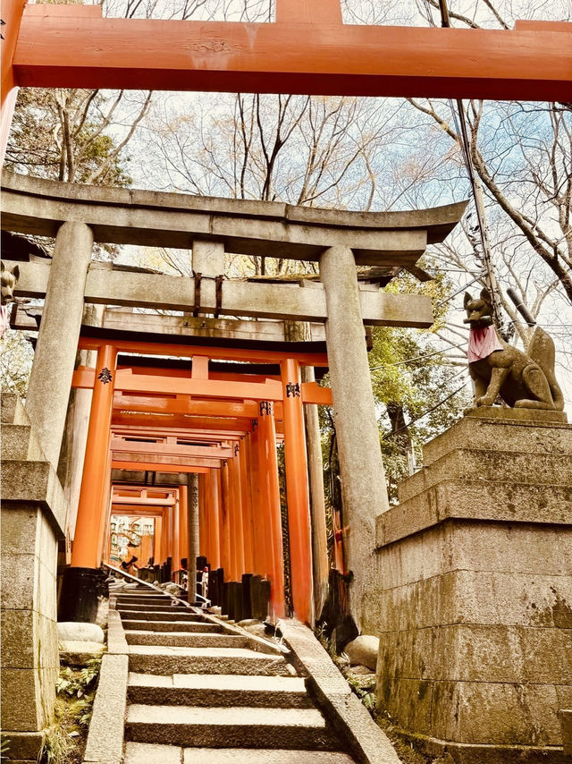 ⛩️✨ Fushimi Inari Taisha: Kyoto’s Iconic Thousand Torii Gates