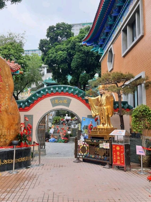 วัดหวังต้าเซียน (Wong Tai Sin Temple)