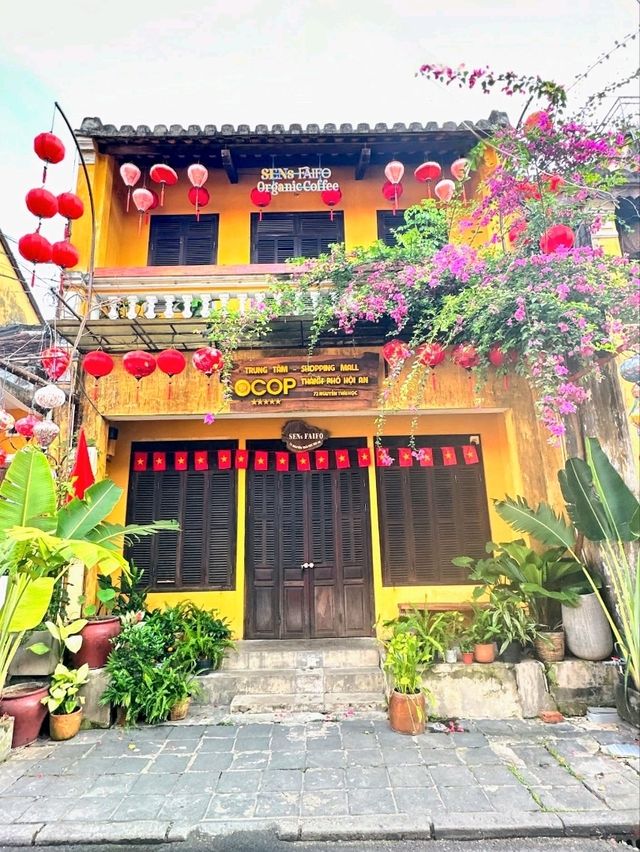 Golden Lights in Hoi An Ancient Town