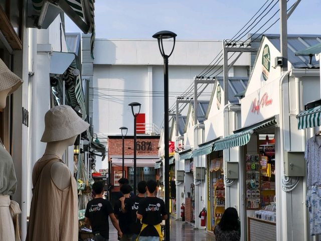 曼谷喬德夜市新址/JODD FAIRS Ratchada