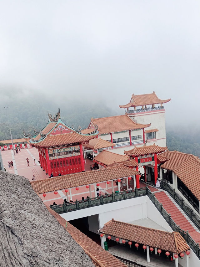 Temple in the Clouds: Chin Swee’s Ethereal Escape ☁️🛕