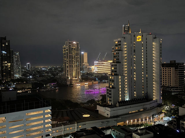 集泰國各地特色於一身的超大百貨商城「ICONSIAM」