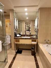 One World Hotel: 5-Star Comfort in the City