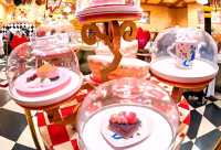 Dine in Wonderland in Queen of Hearts Banquet, Tokyo Disneyland