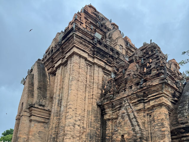 Discover Vietnam's "Mini Angkor Wat": The Po Nagar Cham Towers 🏯