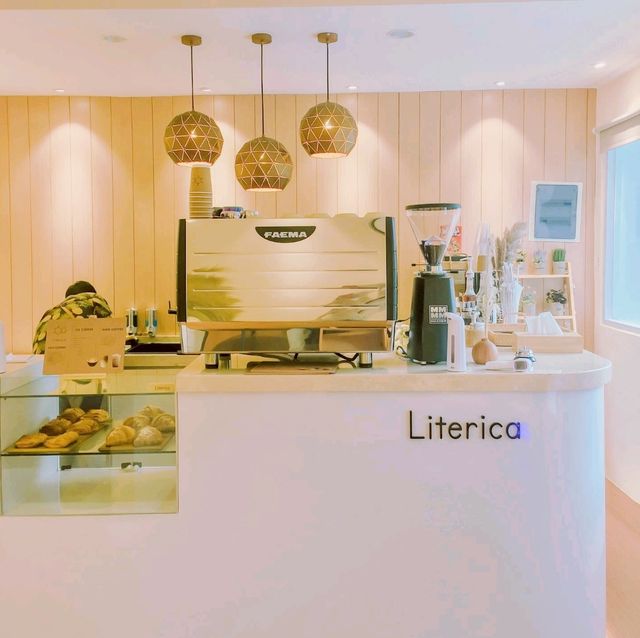 A Beautiful Thai Coffee Shop In Indonesia
