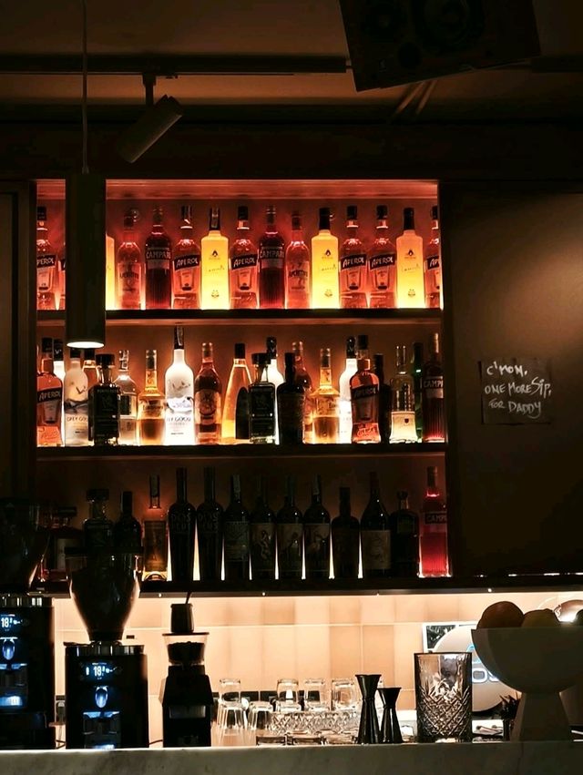 Serafim • Coffee • Bar