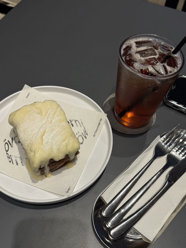   Övern คาเฟ่ @ อลอร์สตาร์ ขนมดีมากก