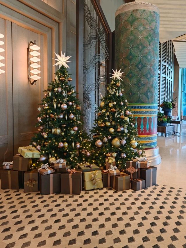 Dusit Thani Bangkok- Best Luxury Hotel 