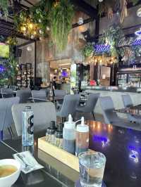รีวิวข้าวมันไก่ 8 Bistro