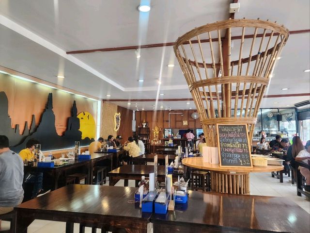 รีวิวร้านก๋วยเตี๋ยวเรือชามทอง คลอง 5