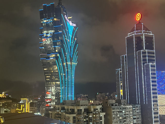 霓虹下的澳門夜