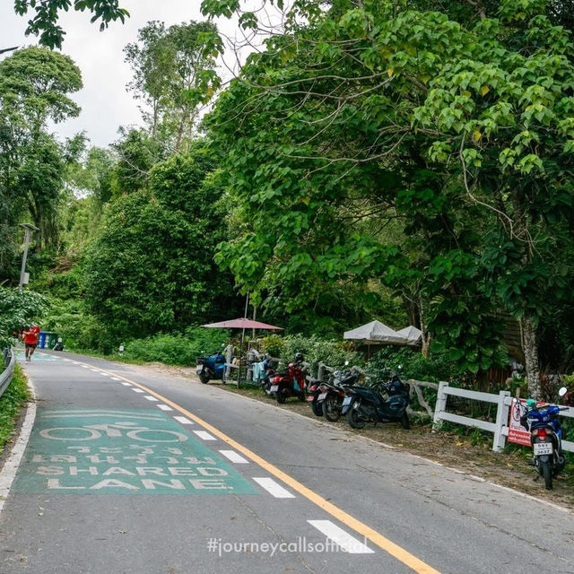 คาเฟ่เล็กๆ มีน้ำตกธรรมชาติ ⛰️💙