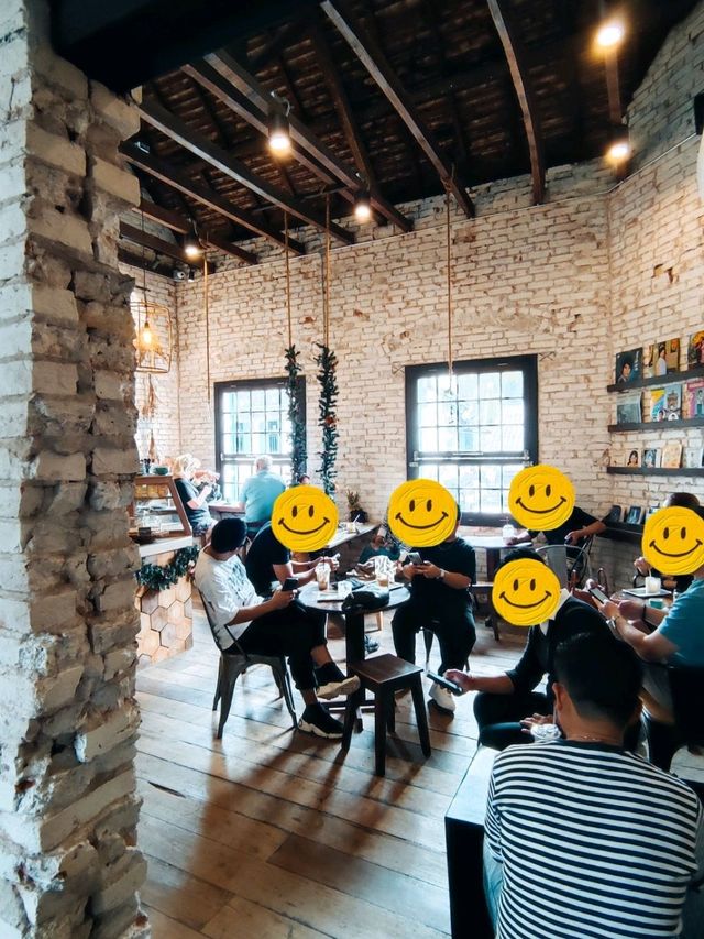 ☕ : Formula B คาเฟ่หลวงพระบาง ลาว