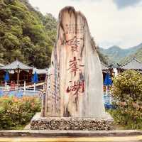 Baofeng Lake: A Tranquil Paradise in Zhangjiajie's Avatar Mountains