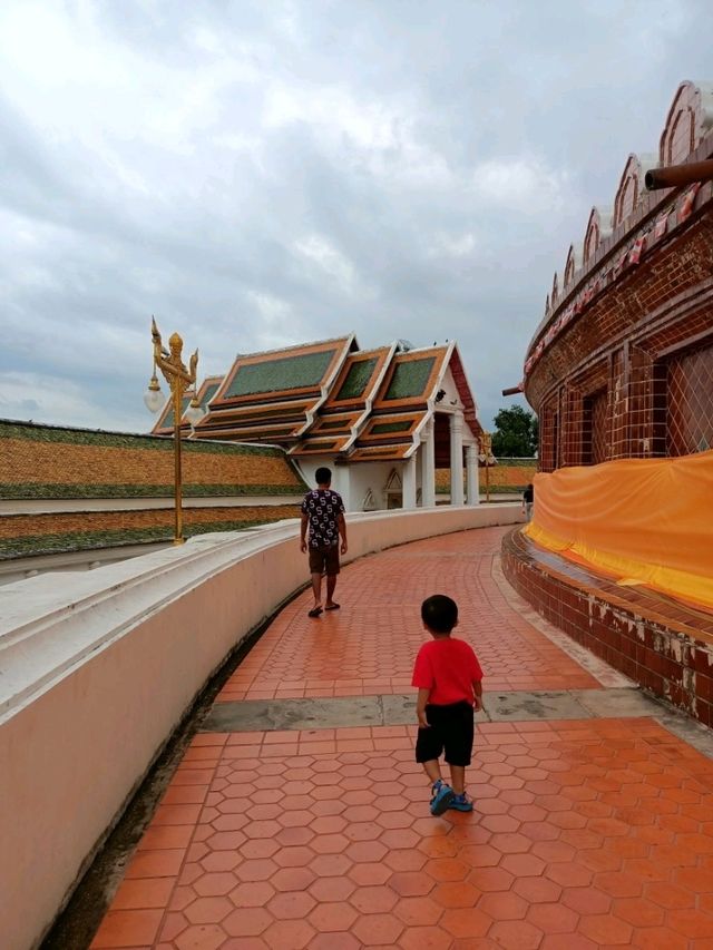 สถูปเจดีย์ขนาดใหญ่ที่สุดในประเทศไทย