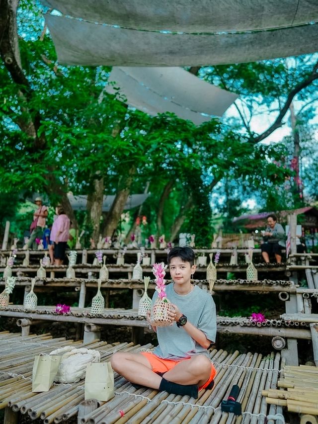 ตักบาตรที่ตลาดโอ๊ะป่อย