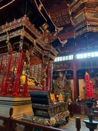 Peaceful Walks and Spiritual Vibes at Lingyin Temple