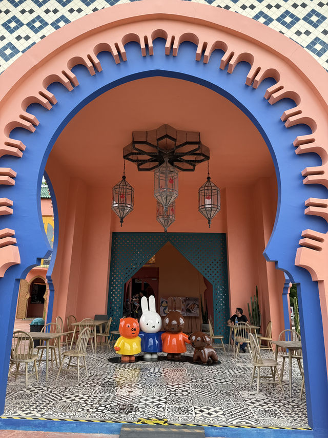 Miffy's Voyage Café Camel Republic