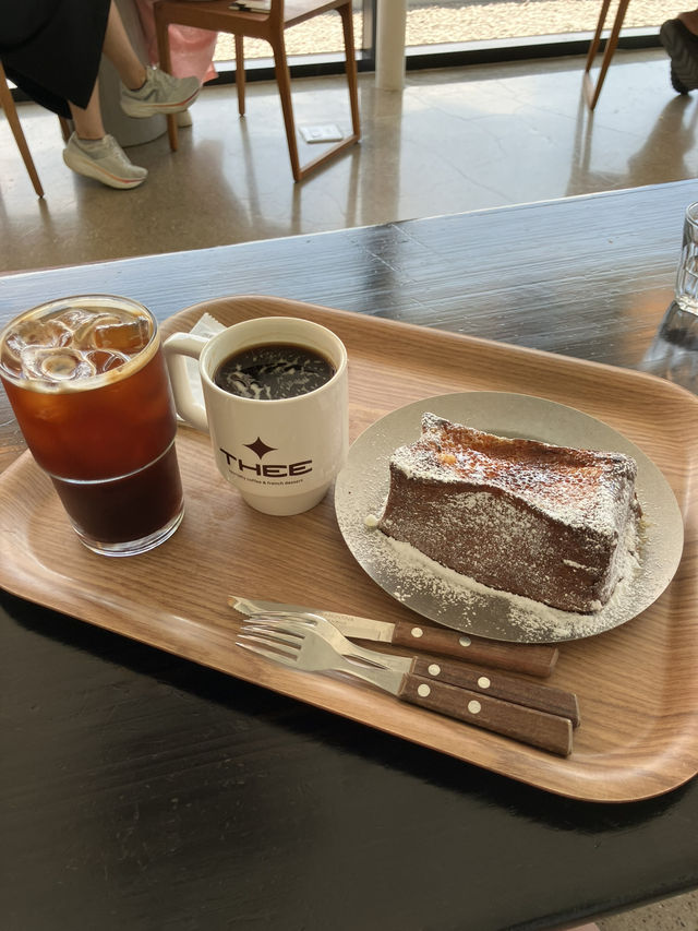 가구 쇼룸 옆, 커피 한 잔의 휴식—카페디(cafe thee)