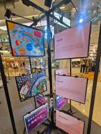 展板前探索創意世界，青少年創科實踐挑戰賽作品展