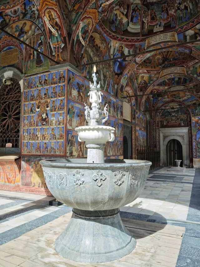 色彩斑斕的東正教傑作#里拉修道院 (Rila Monastery)-保加利亞丘斯滕迪爾州