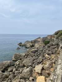 小琉球一日半島計畫｜珊瑚島的藍色軌跡、海蝕巨石與輕鬆吃住攻略🪨🍽️